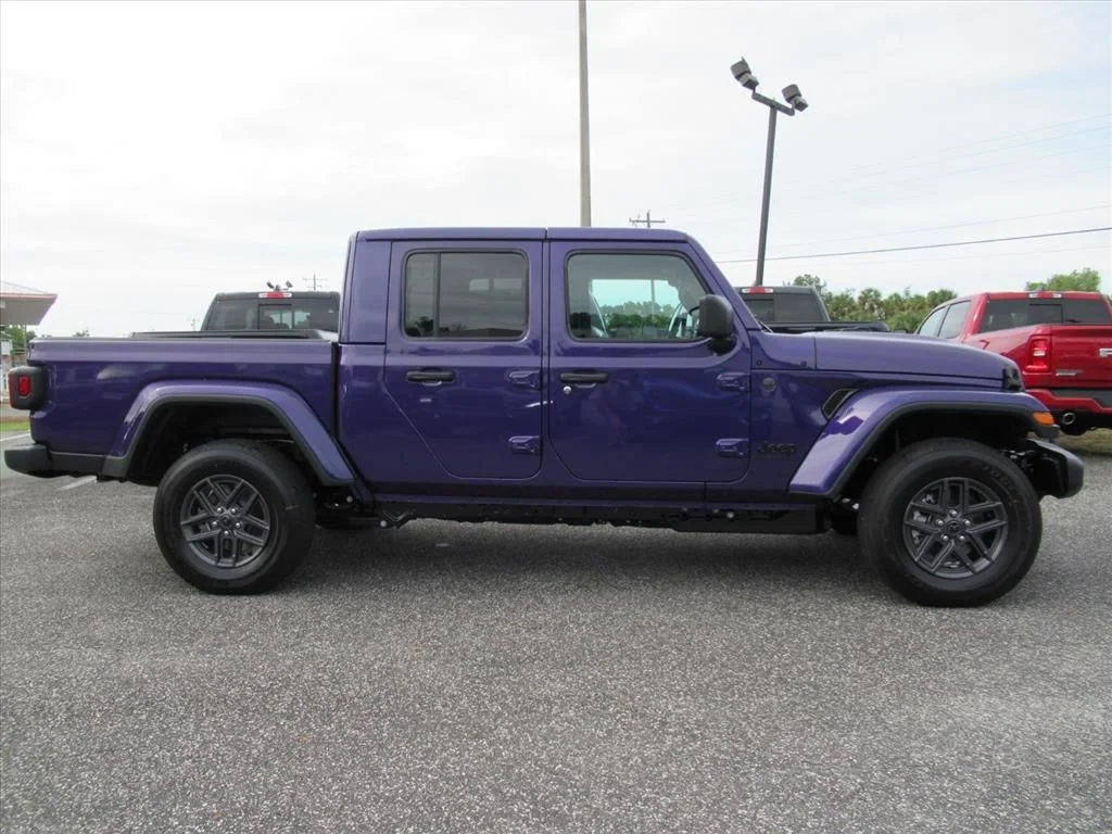 New 2026 Reign Exterior Paint Jeep Sport S image 2