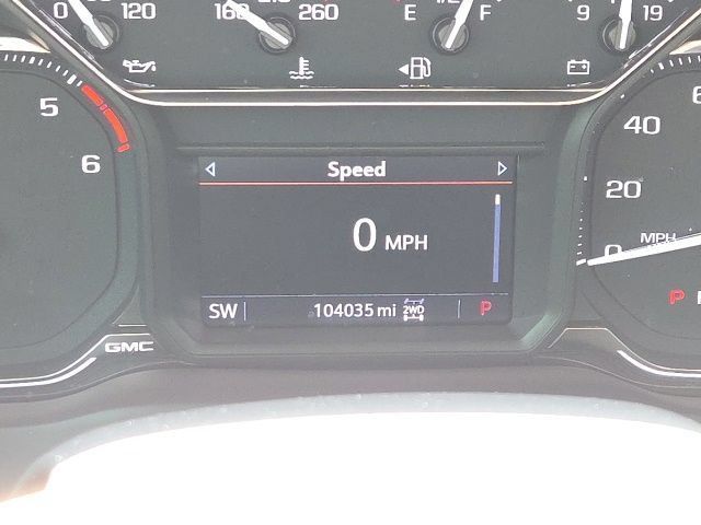 Used 2022 SUMMIT WHITE GMC Elevation image 28