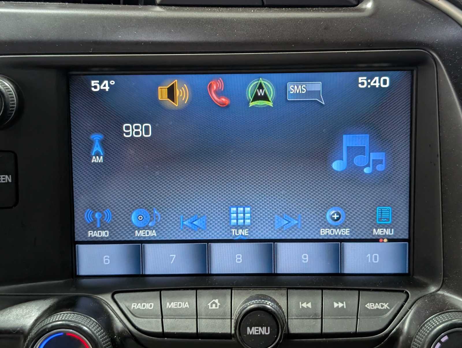 Used 2019 Arctic White Chevrolet 1LT image 22