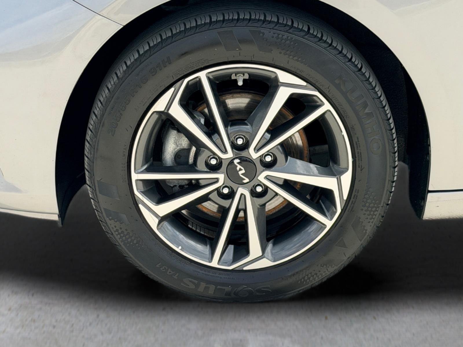 Used 2024 Steel Gray Kia LXS image 10