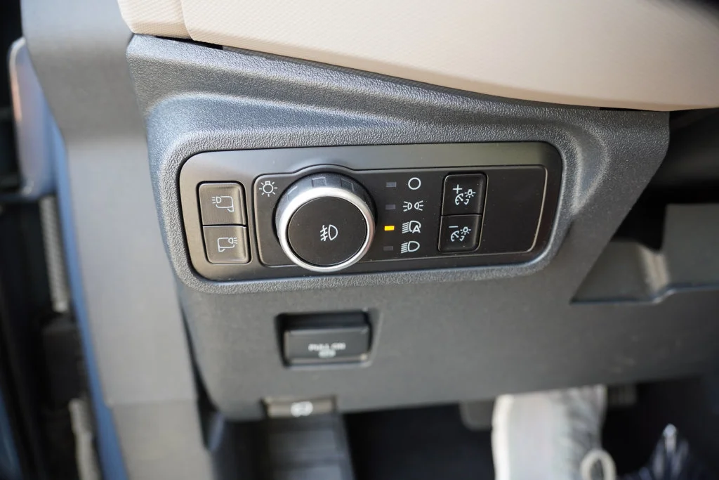 Used 2023 Azure Gray Metallic Tri-Coat Ford Wildtrak image 24