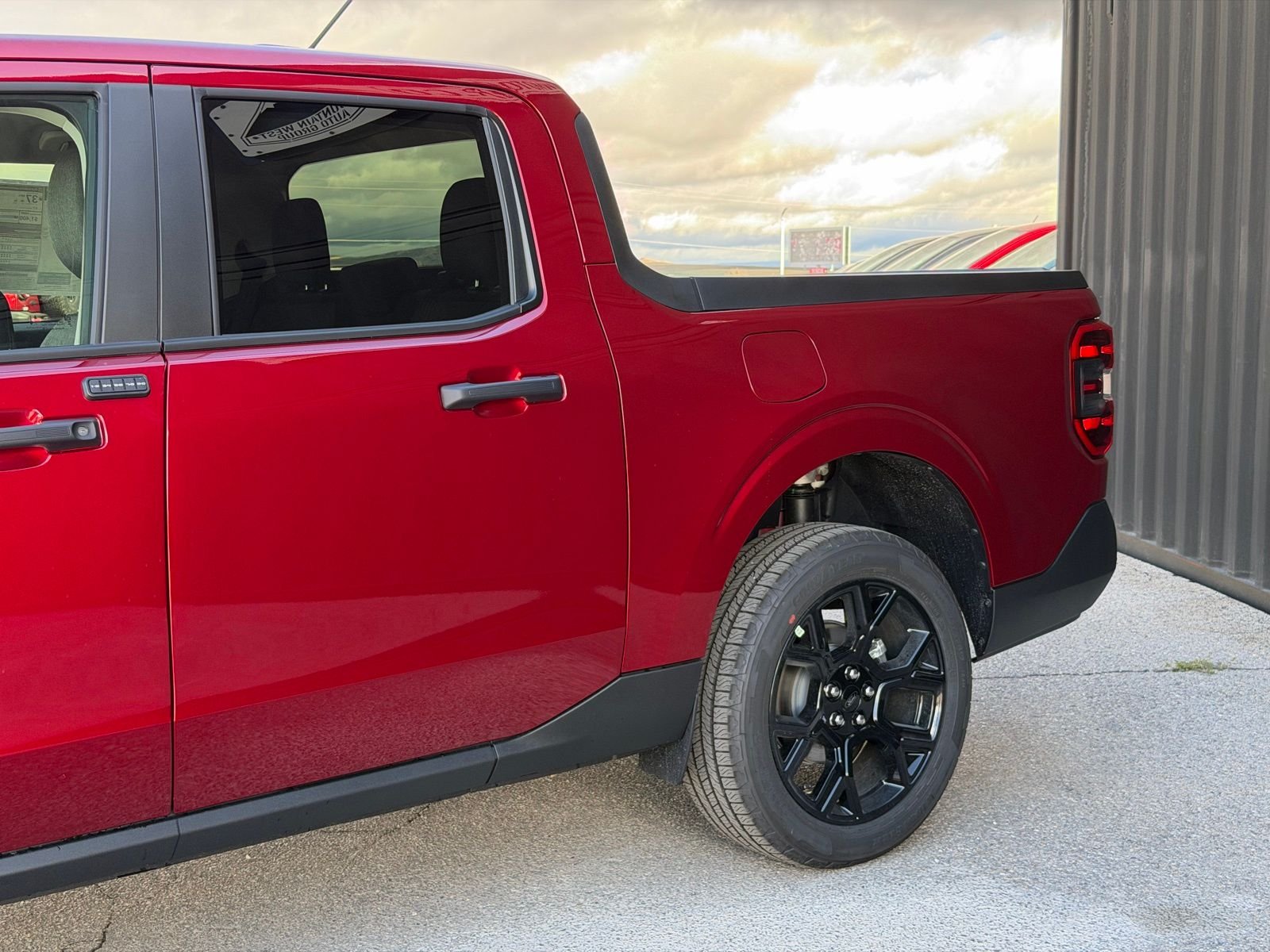 2025 Ford Maverick XLT - Photo 13