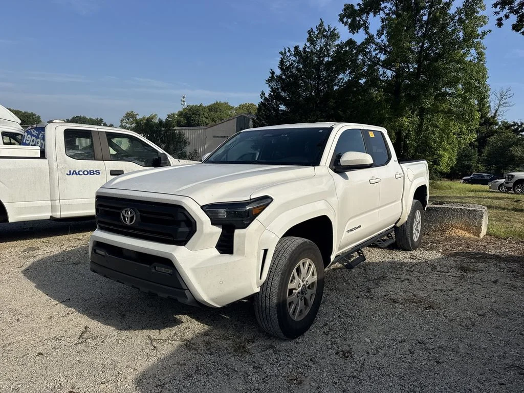 Used 2024 White Toyota SR5 image 3