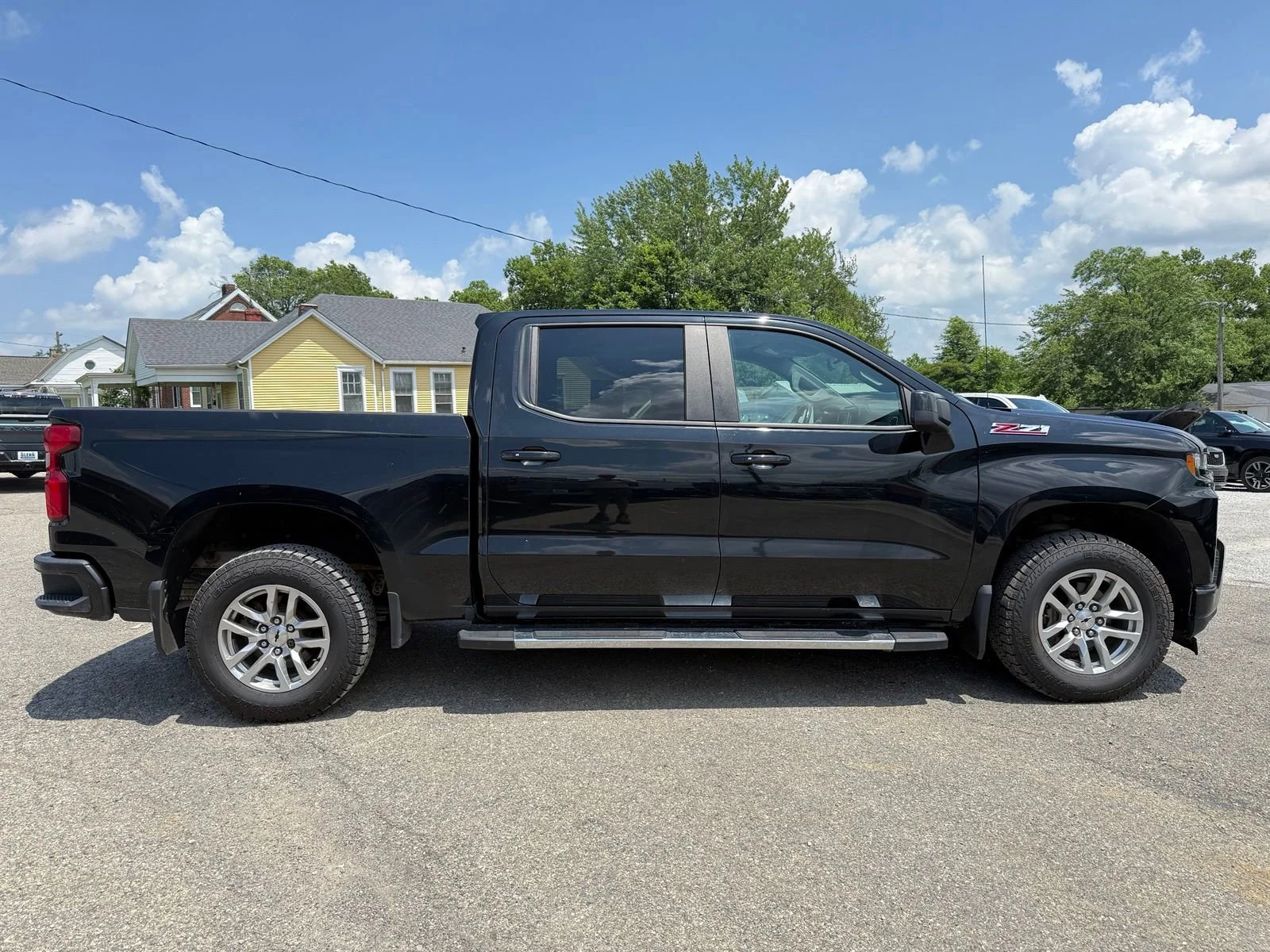 Used 2019 BLACK Chevrolet RST image 7