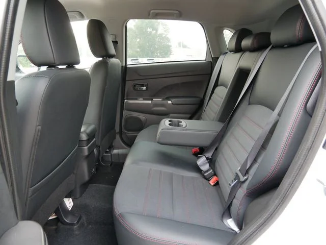 2025 Mitsubishi Outlander Sport SE - Photo 11