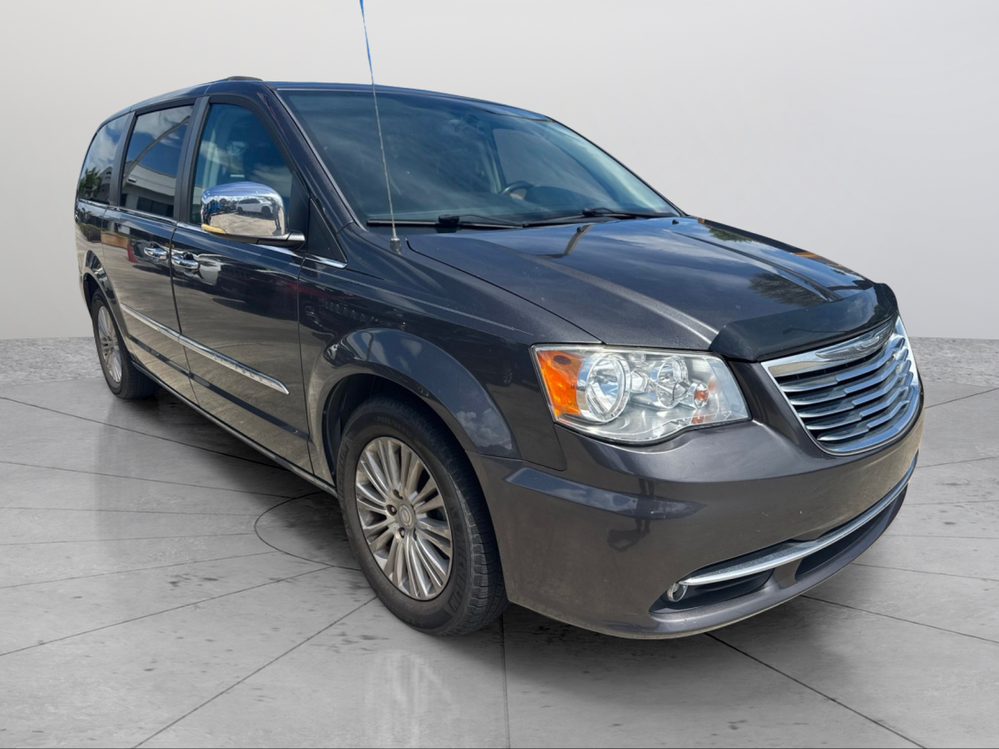 Used 2016 Gray Chrysler Limited image 20