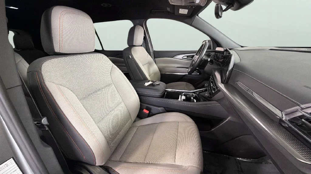 Used 2026 Sterling Gray Metallic Chevrolet LT image 38