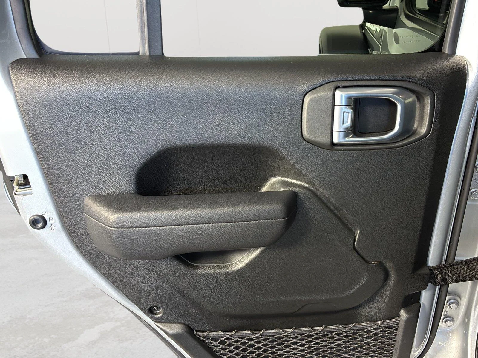 Used 2024 Silver Zynith Clearcoat Jeep Rubicon image 23