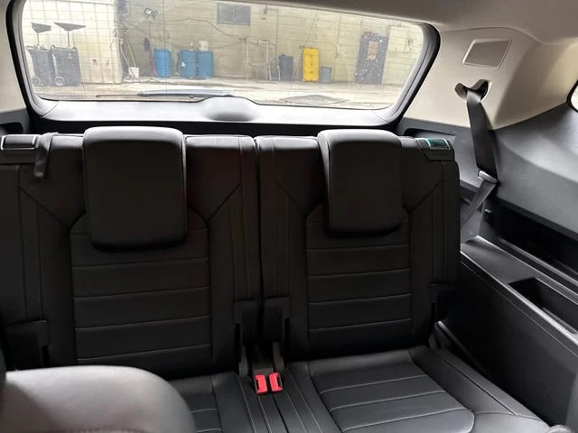Used 2019 Deep Black Volkswagen SEL Premium image 12