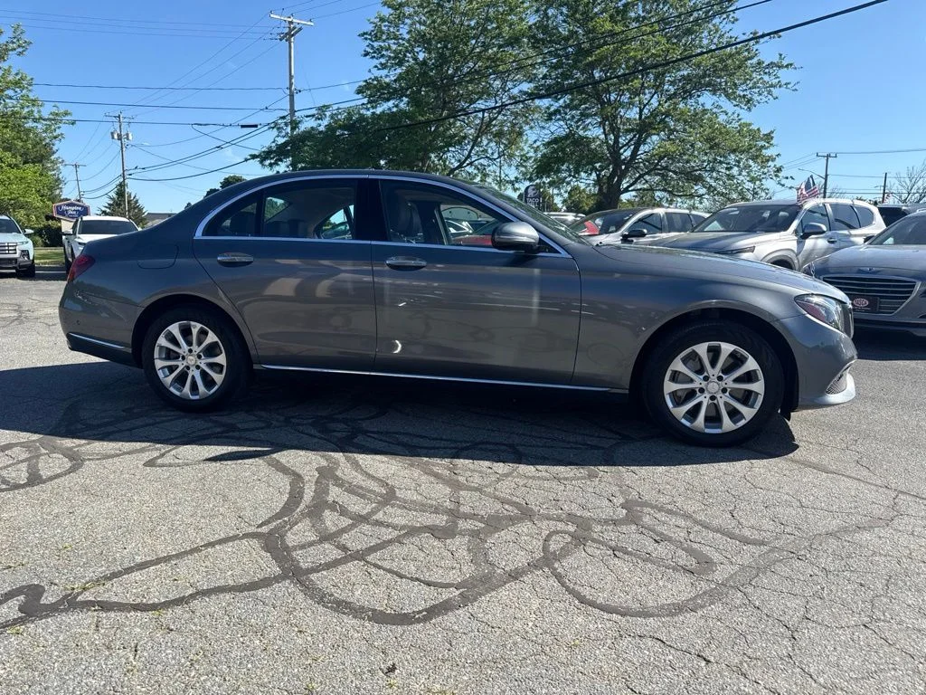 Used 2017 Brown Mercedes-Benz E 300 image 4