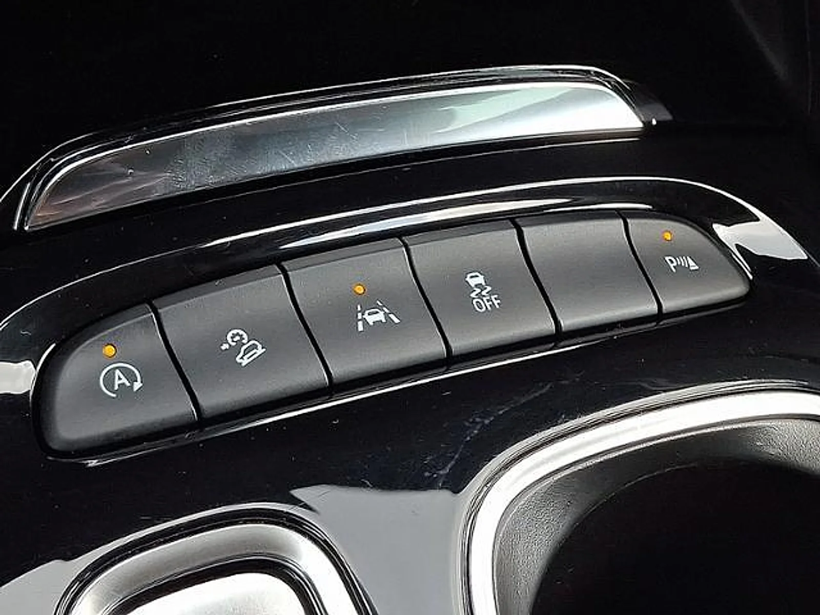 Used 2023 Summit White Buick Preferred AWD image 25