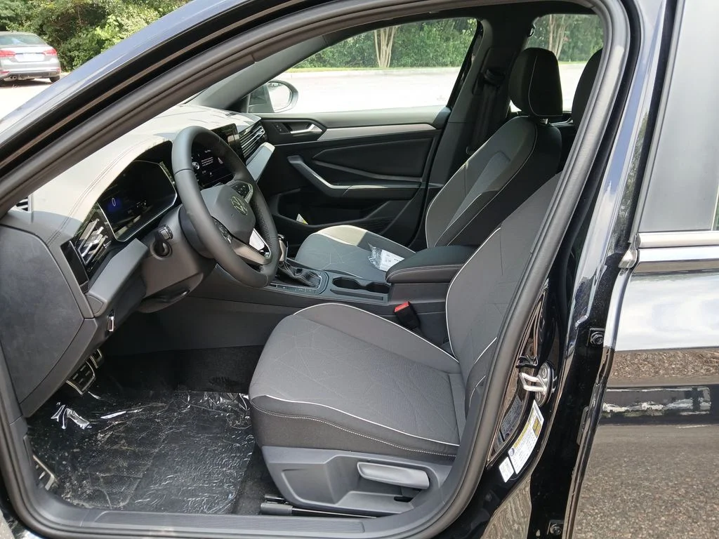 New 2026 Black Volkswagen 1.5T Sport image 9