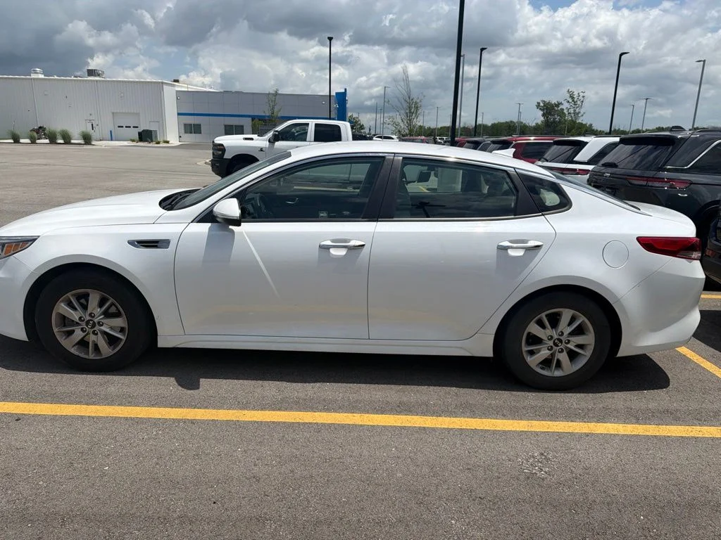 Used 2016 White Kia LX image 2
