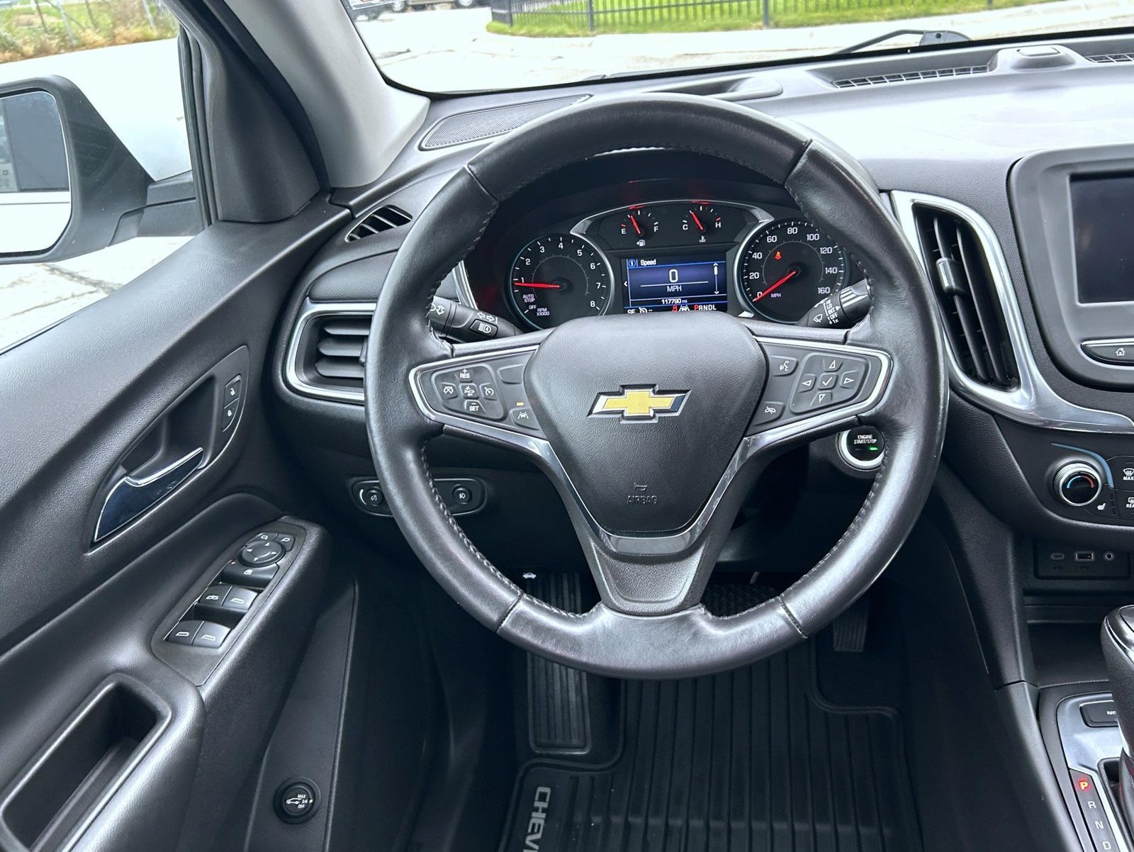 2020 Chevrolet Equinox LT - Photo 12