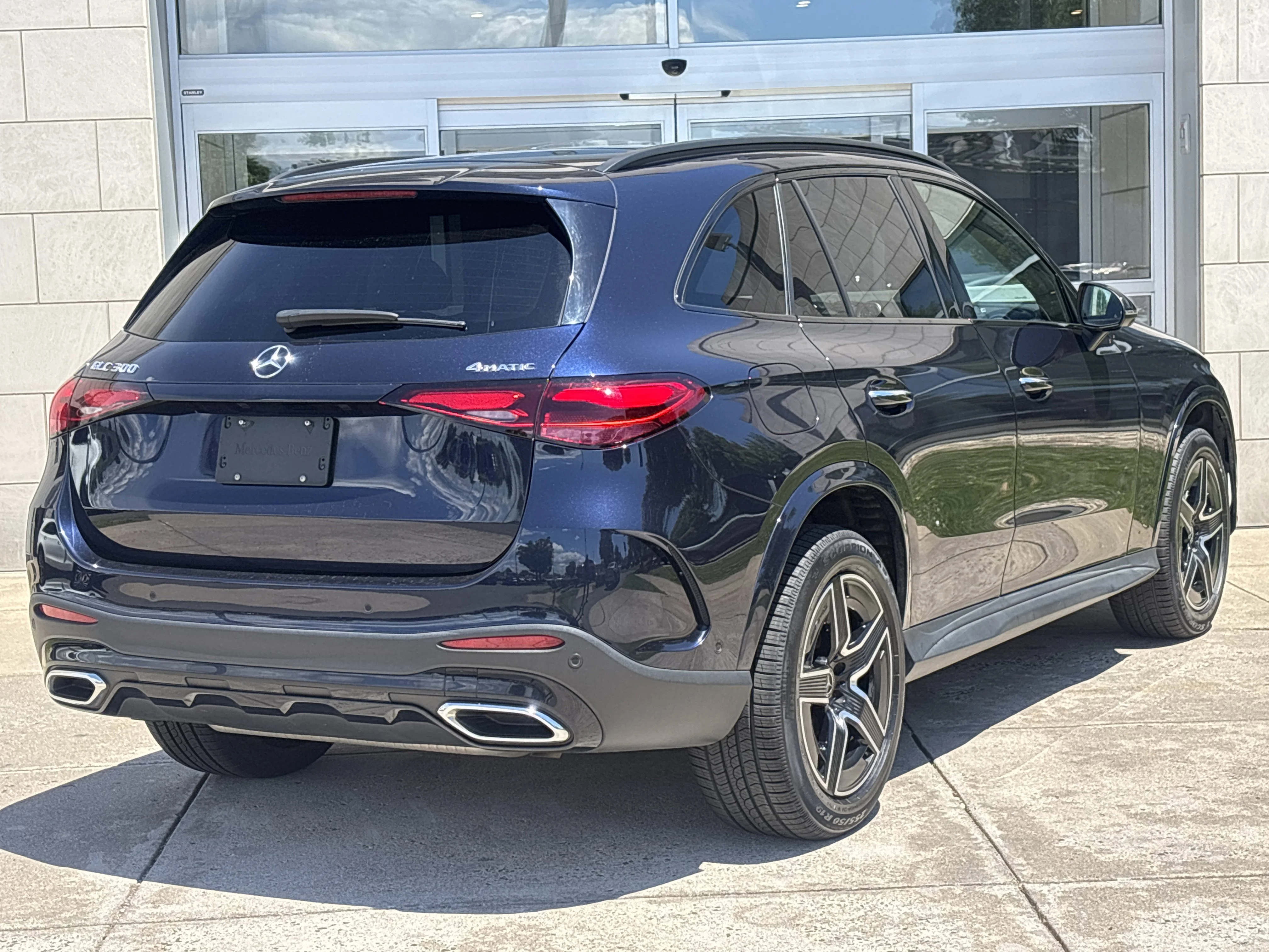 Used 2023 Black Mercedes-Benz GLC 300 image 5