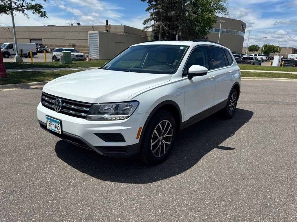 Used 2019 White Volkswagen 2.0T SE image 2