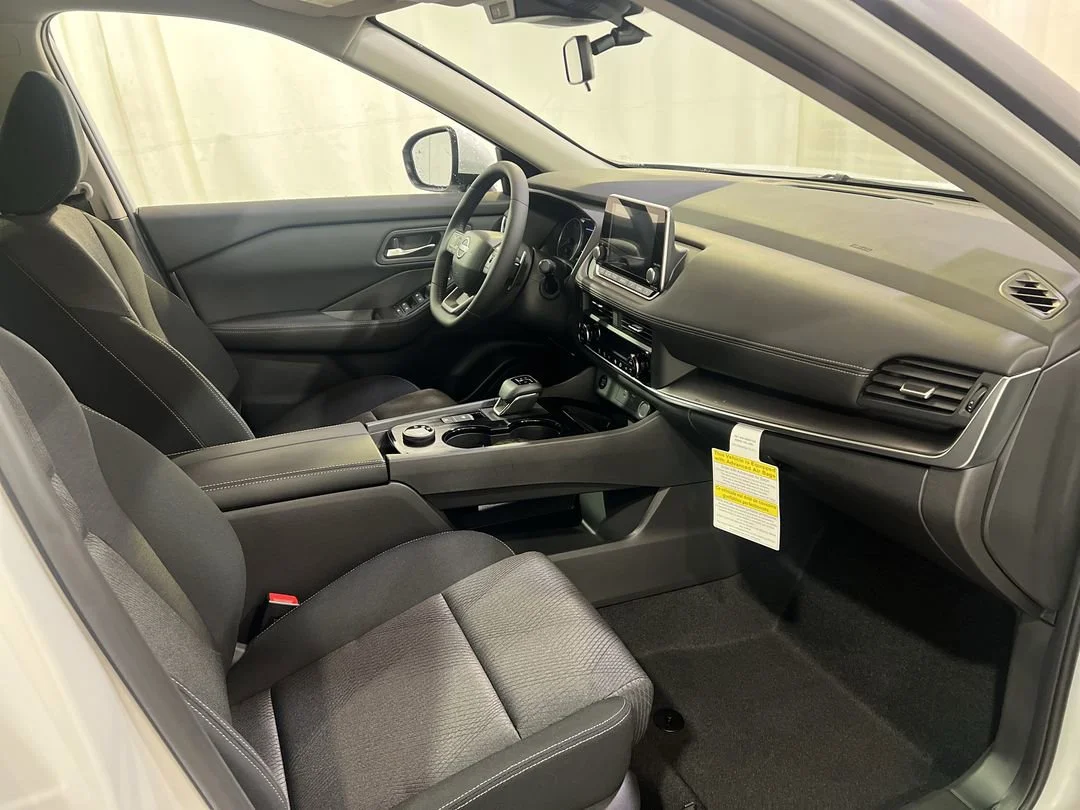 2026 Nissan Rogue SV - Photo 14