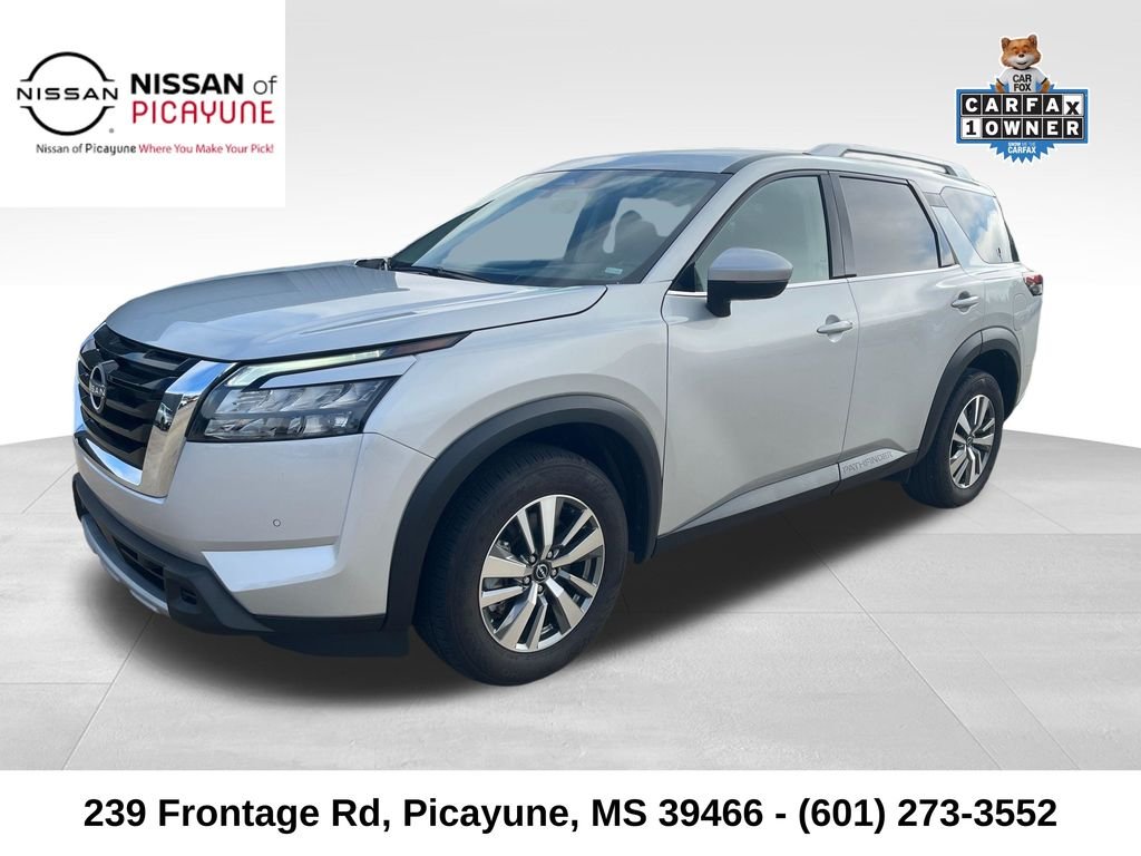 2025 Nissan Pathfinder SL 2WD's photo