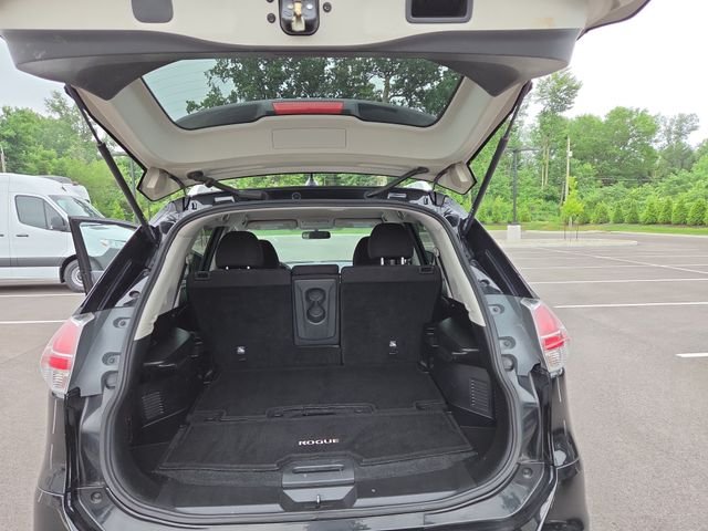 Used 2016 Black Nissan SV image 29