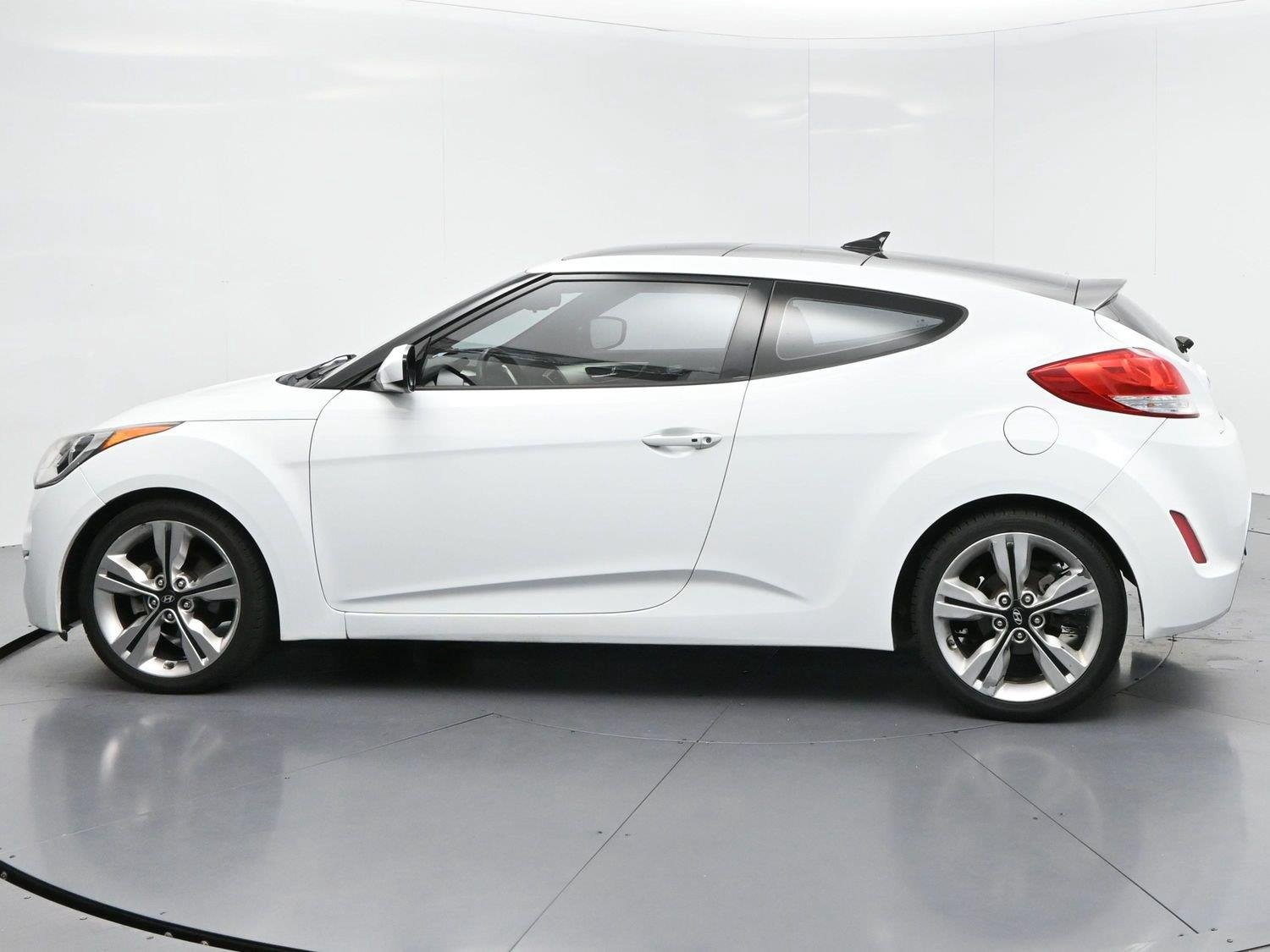 Used 2017 Century White Hyundai Value Edition image 4