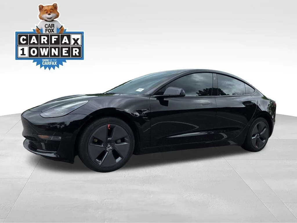 Used 2022  Tesla Long Range image 2