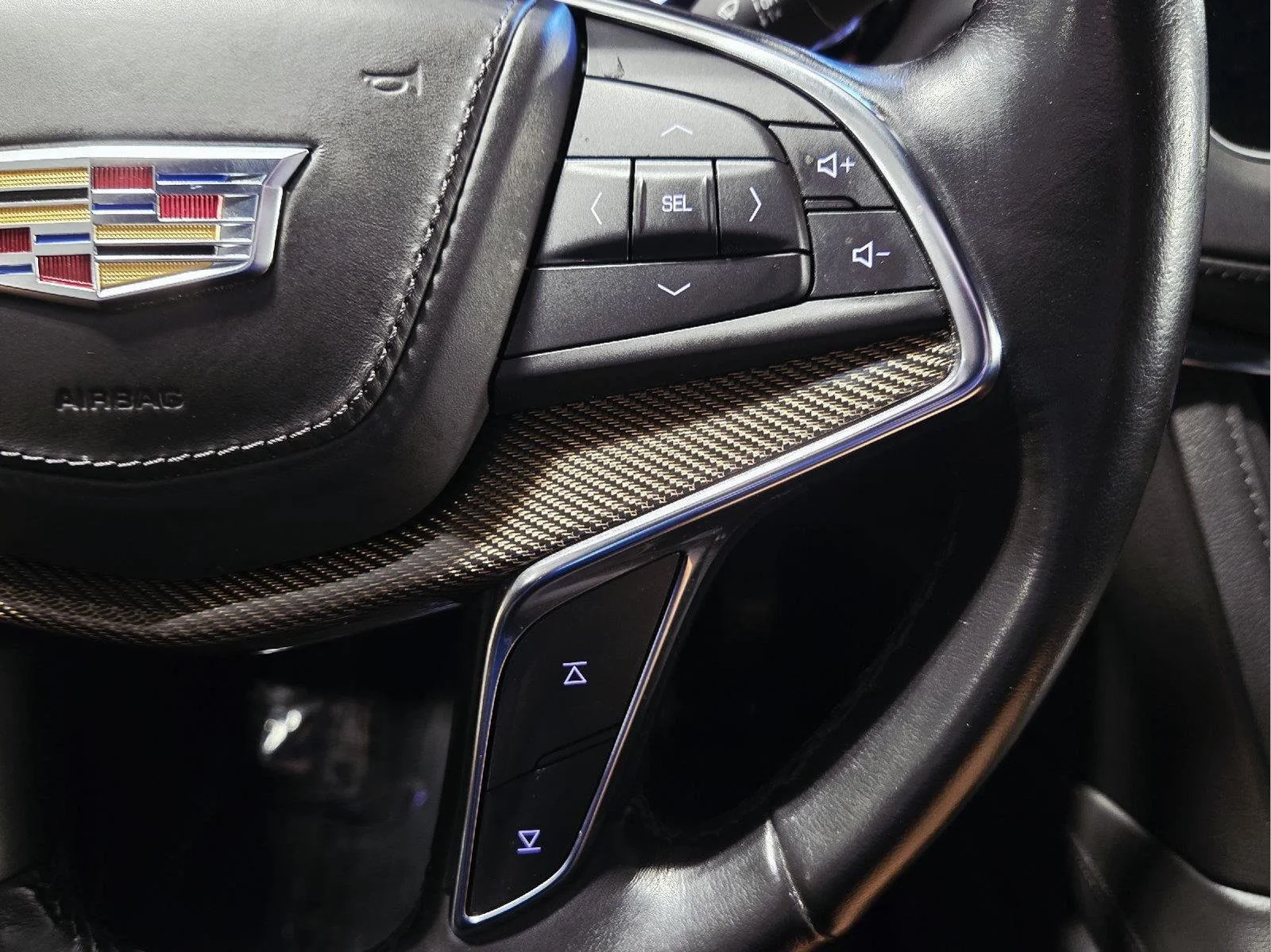 Used 2019 Bronze Dune Metallic Cadillac Platinum AWD image 28