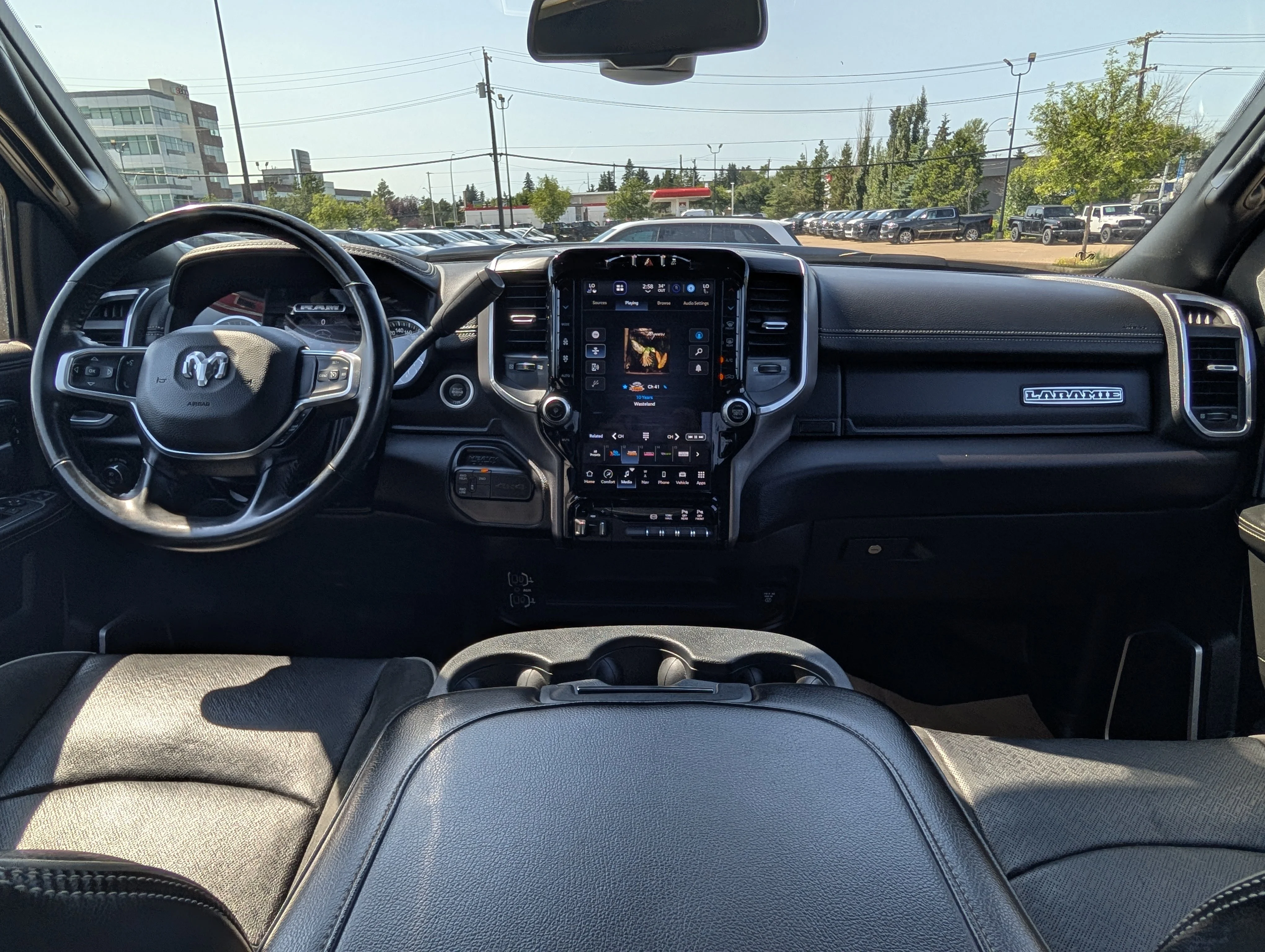 Used 2023 Diamond Black Crystal Pearlcoat Ram Laramie image 27