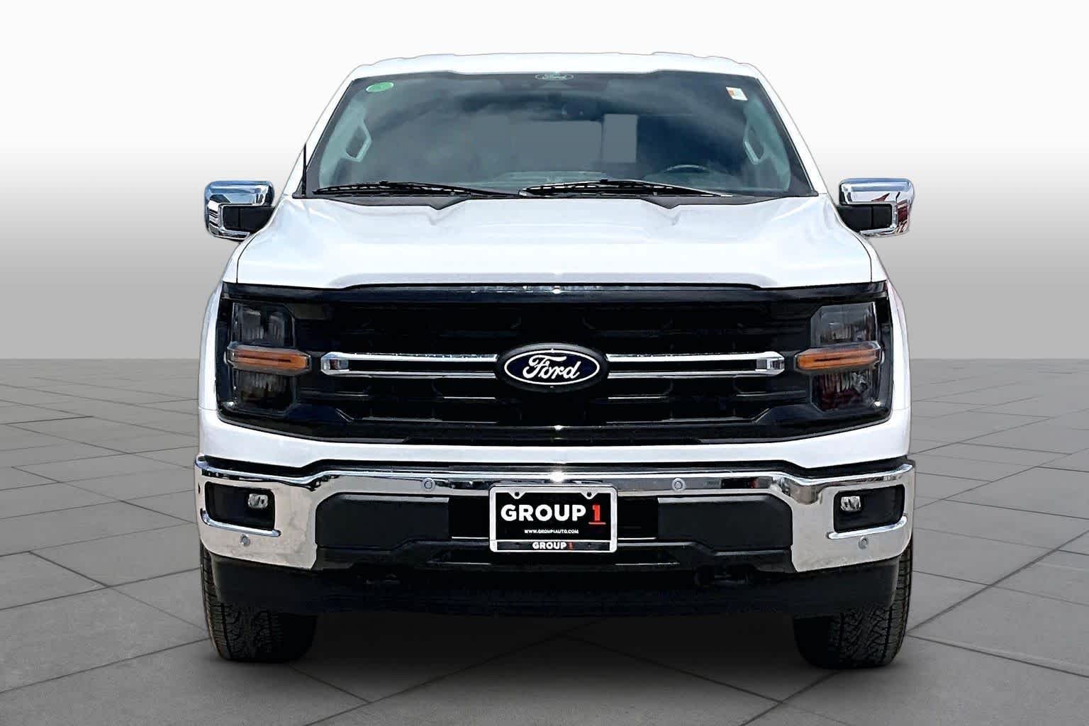 Used 2024 Oxford White Ford XLT image 4