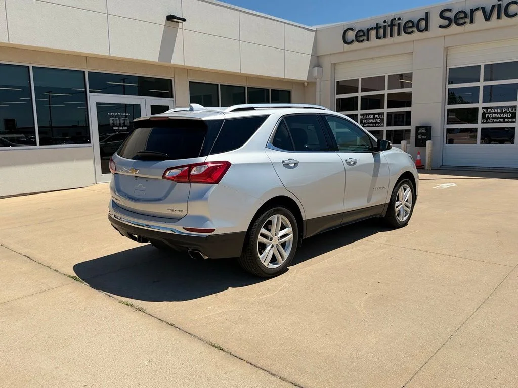 Used 2019 Silver Chevrolet Premier image 4