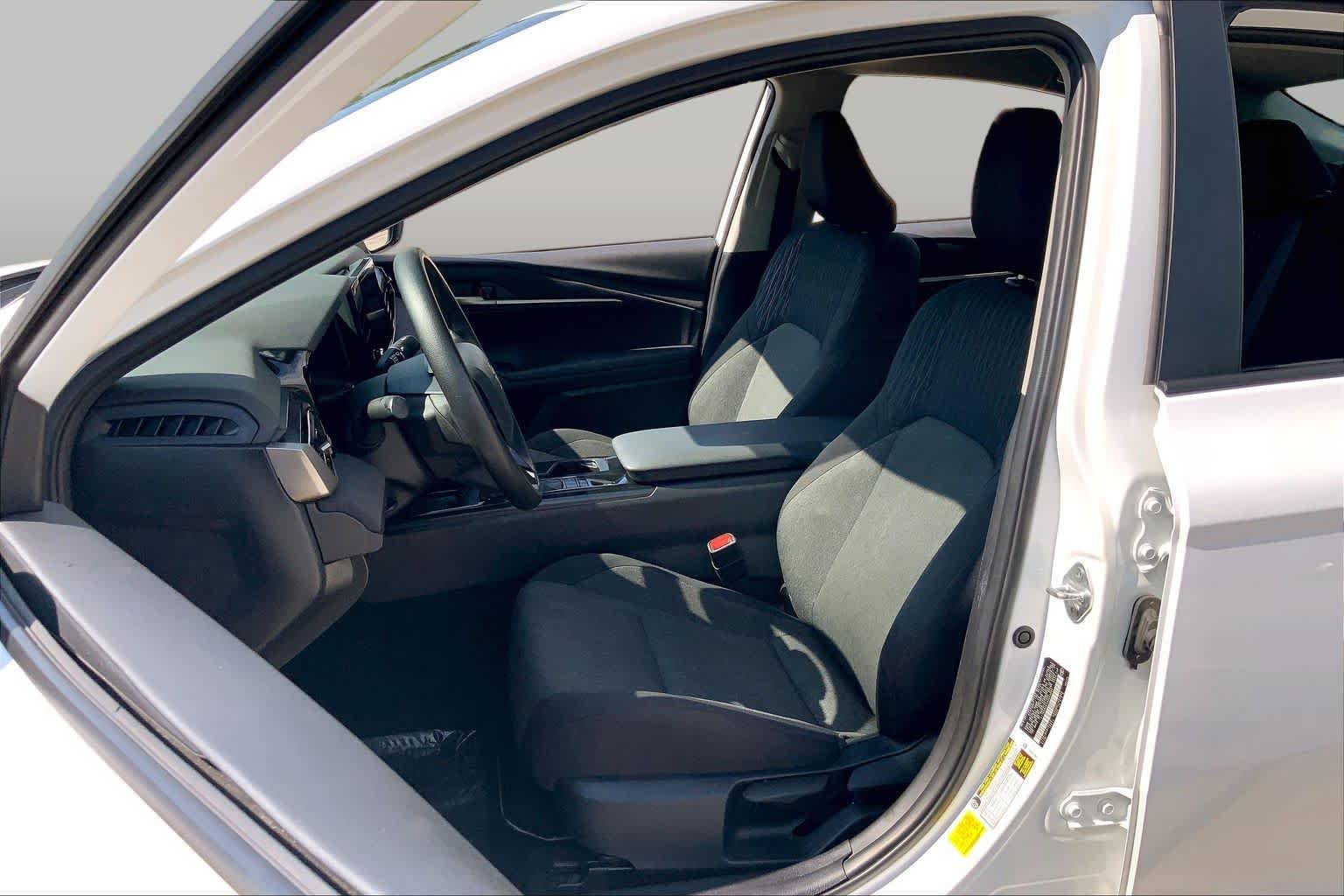 Used 2025 Ice Cap Toyota LE image 8