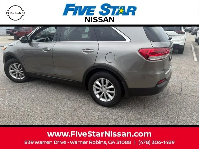 Used 2018 Silver Kia LX image 20