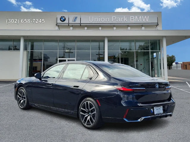 2026 BMW 7 Series 750e - Photo 6