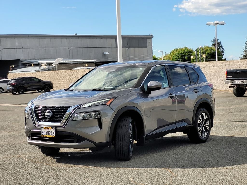 Used 2023 Gray Nissan SV image 8