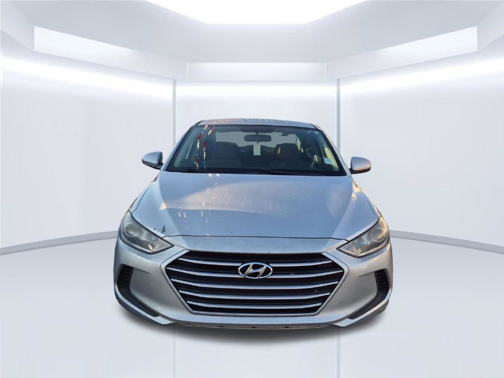 Used 2018 Silver Hyundai SEL image 5