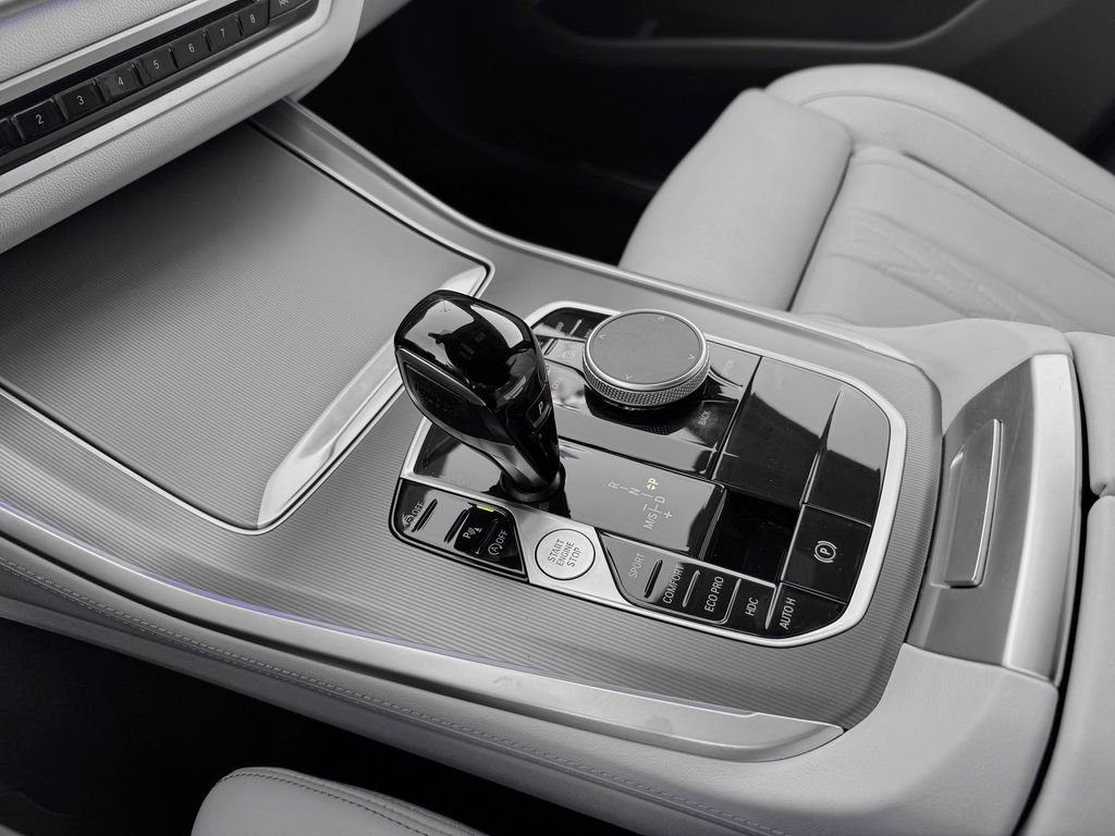Used 2023 Green BMW M50i image 26