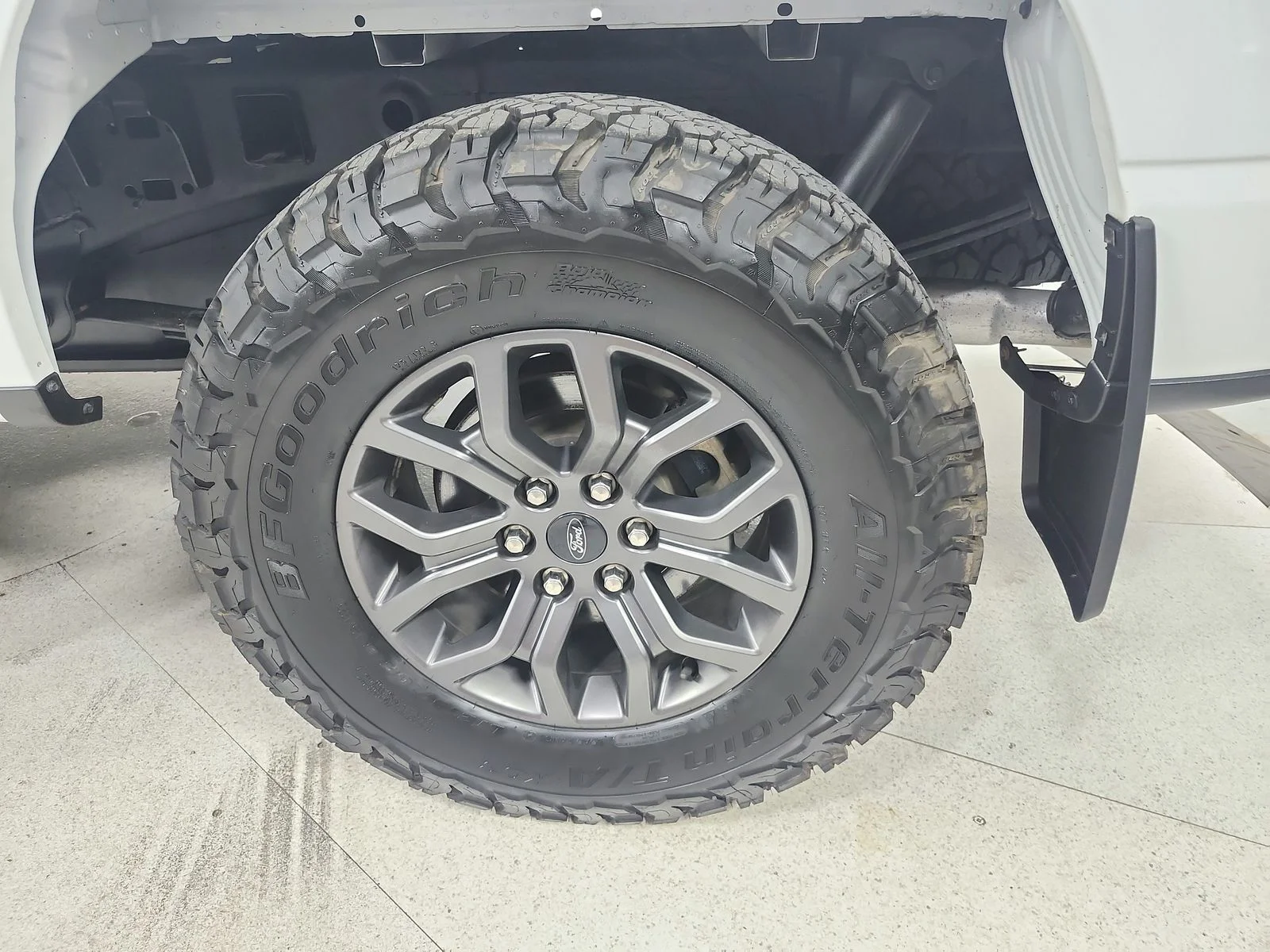 Used 2022 Oxford White Ford Tremor image 49