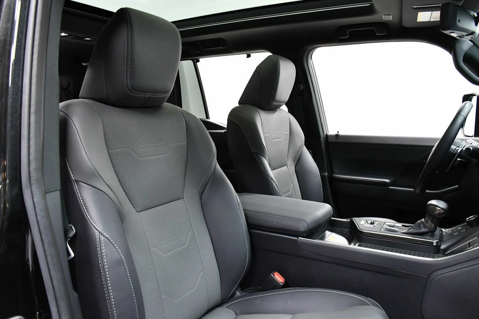 Certified Used 2025 CAVIAR Lexus Luxury+ image 25