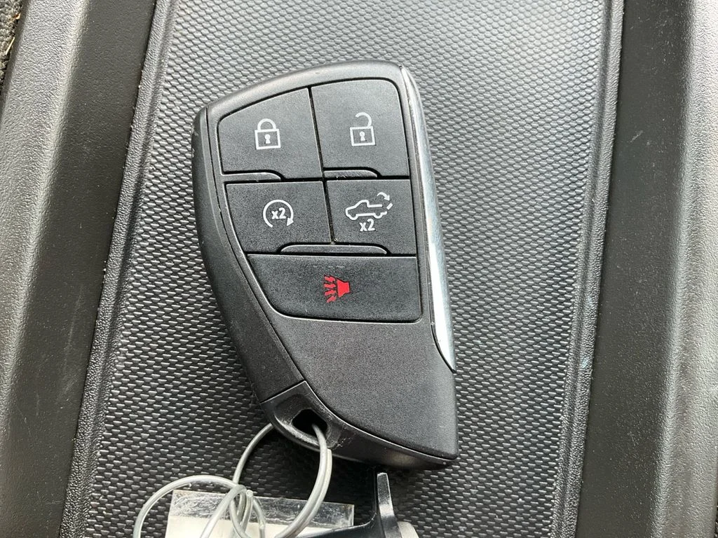 Used 2024 White Chevrolet Custom image 30