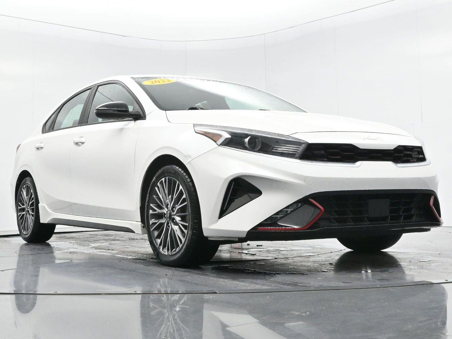 Used 2022 Snow White Pearl Kia GT-Line image 45
