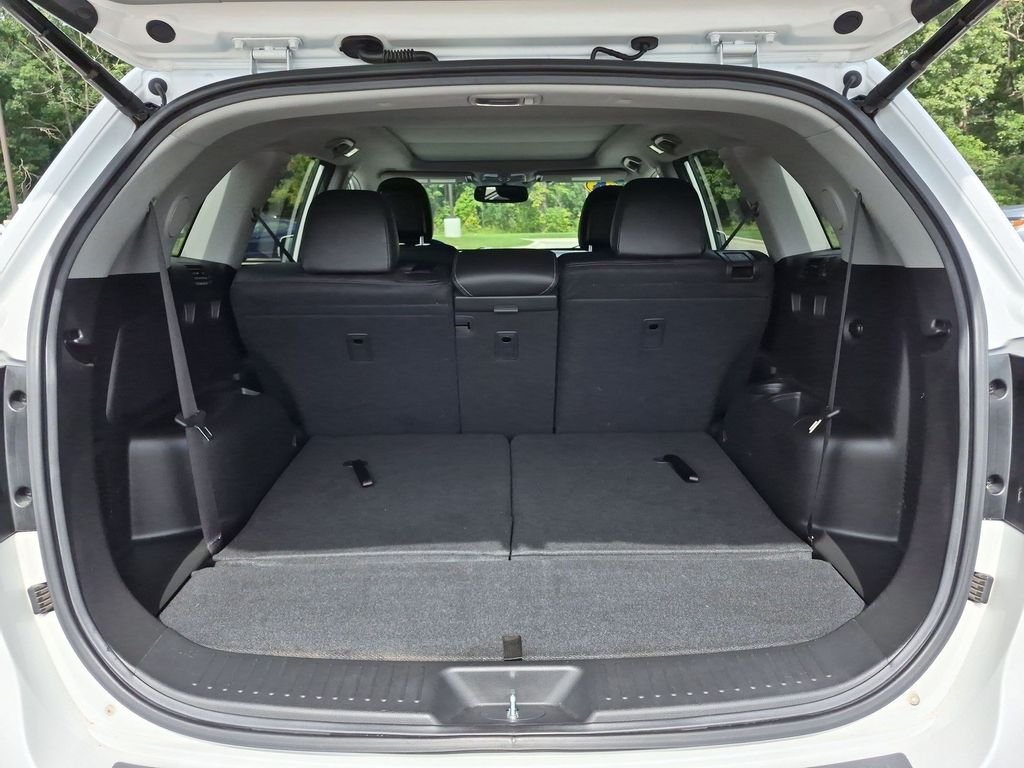 Used 2014 White Kia EX image 27