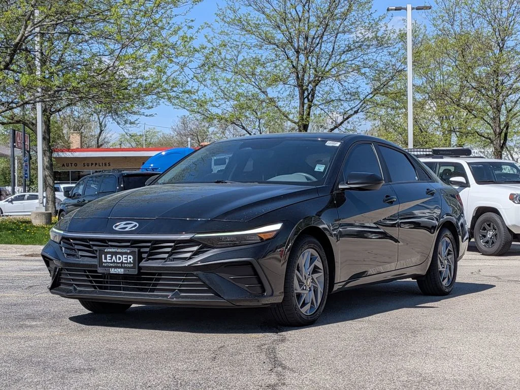 Used 2024 Black Hyundai Blue image 3
