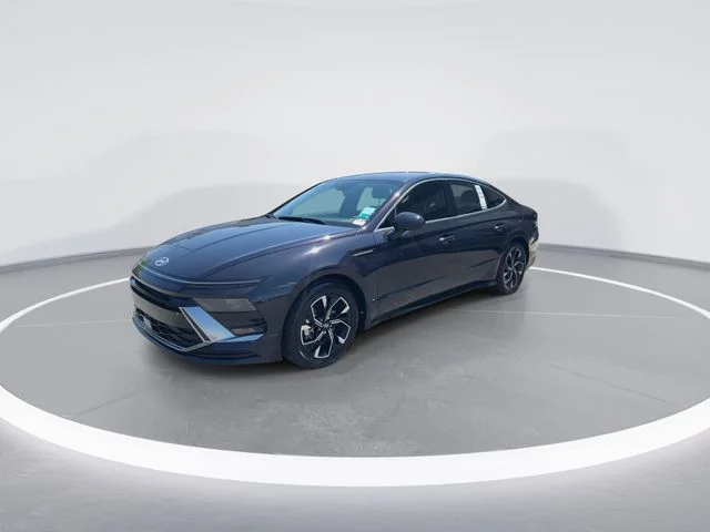Used 2025 Blue Hyundai SEL image 4