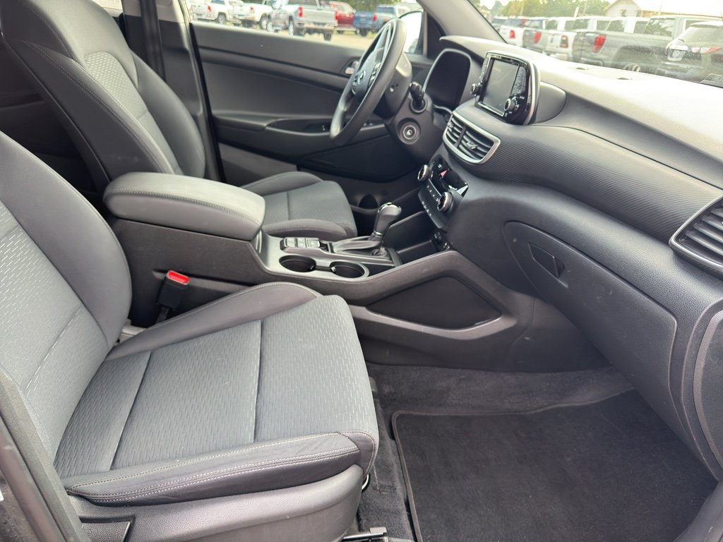 Used 2019 Black Noir Pearl Hyundai SE image 12