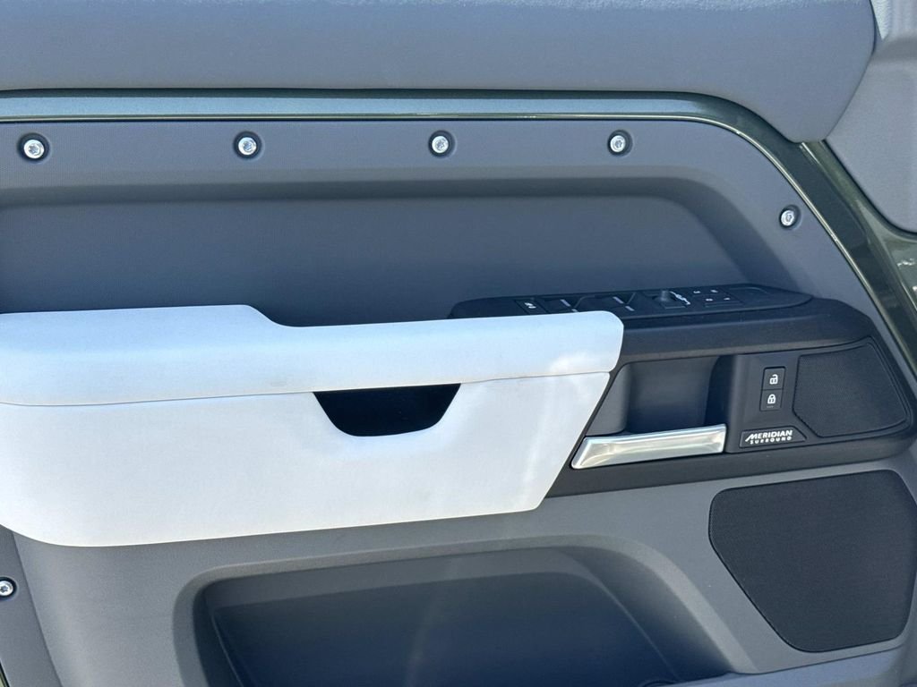 New 2026 Woolstone Green Land Rover X image 20