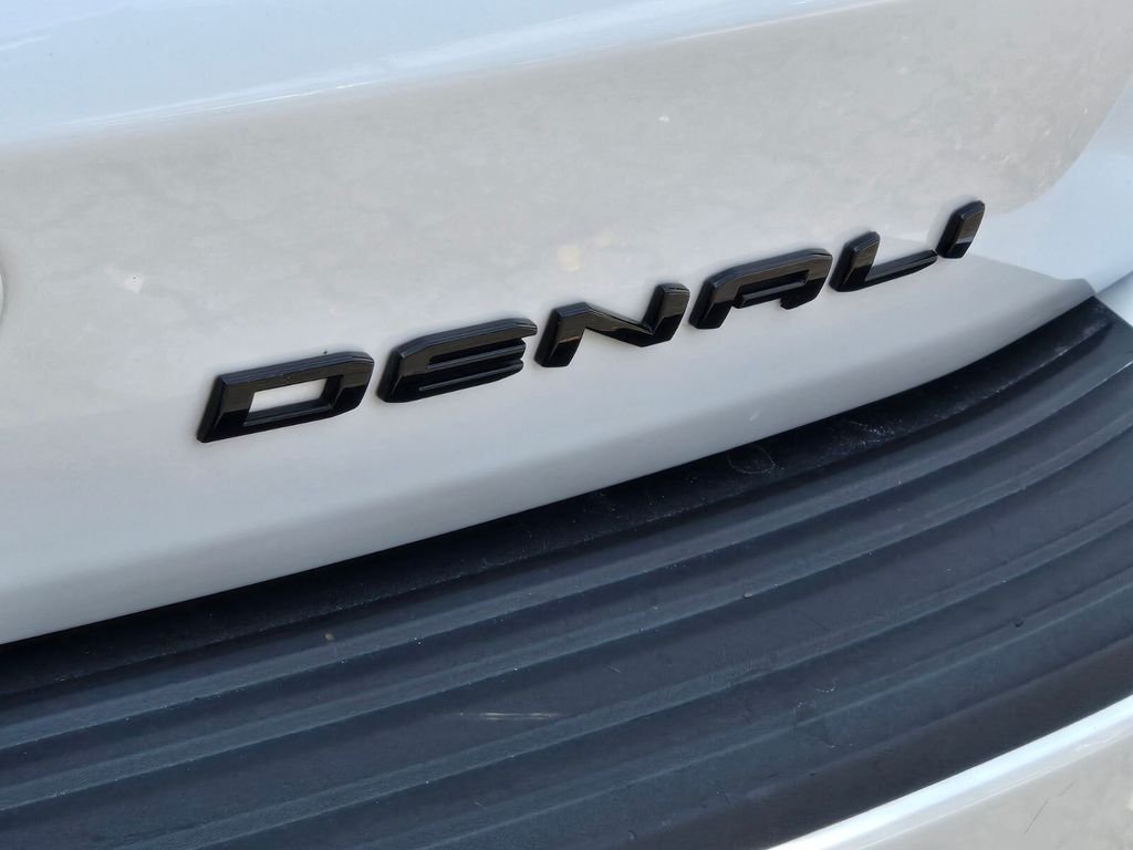 Used 2023 White GMC Denali image 11