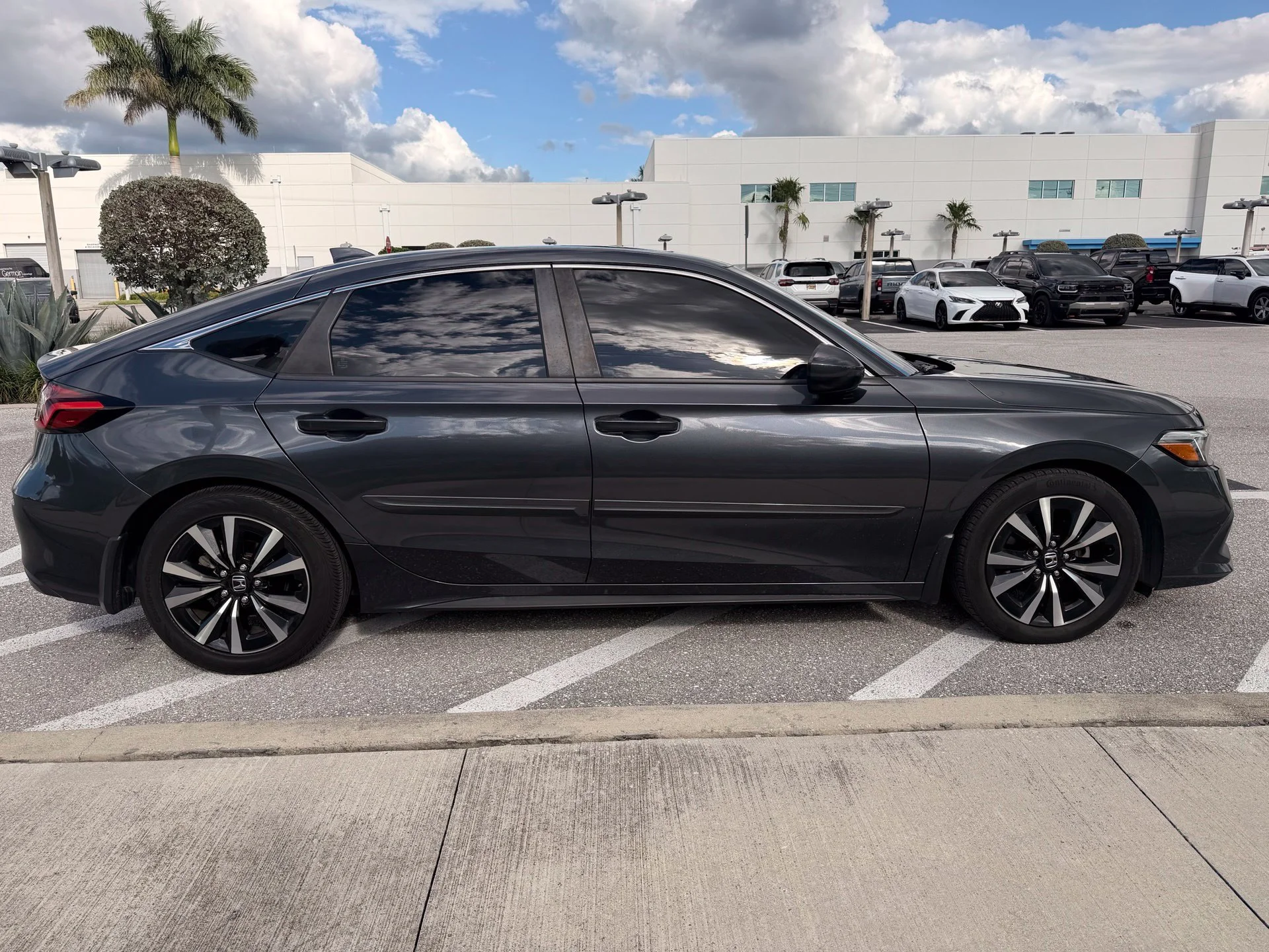2024 Honda Civic Hatchback EX-L - Photo 6