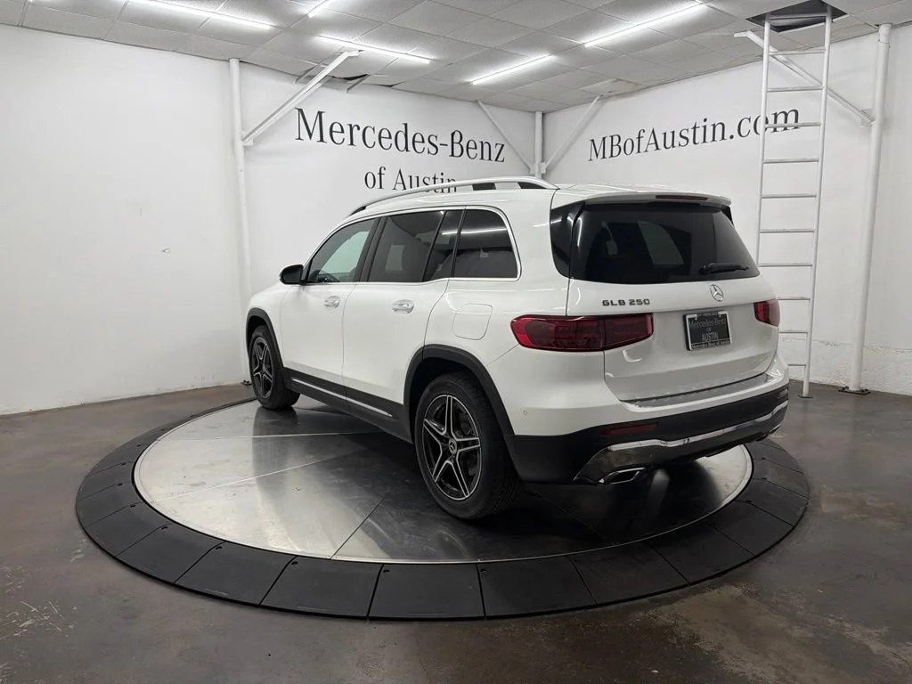 New 2026 White Mercedes-Benz GLB 250 image 5