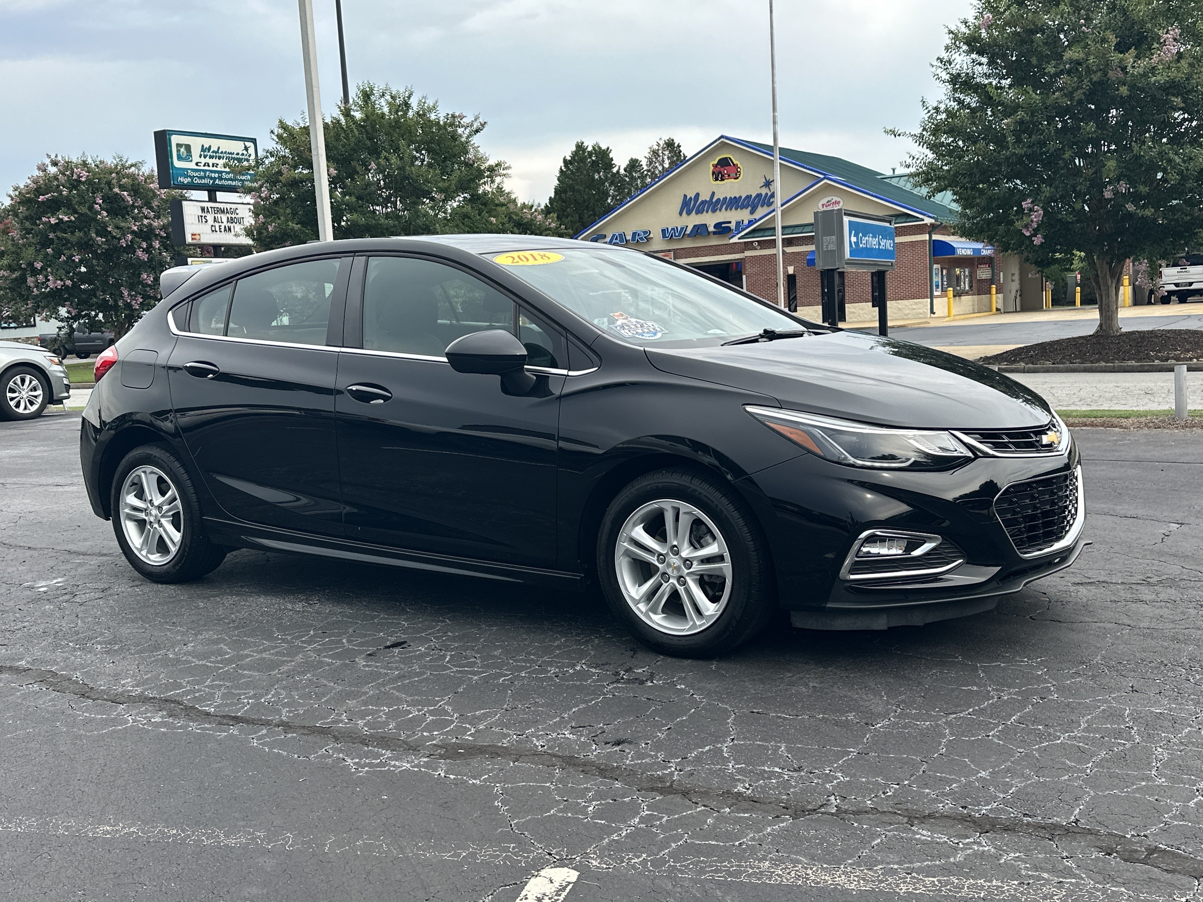 2018 Chevrolet Cruze LT Hatchback Auto's photo