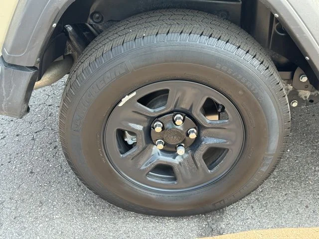 Certified Used 2022  Jeep Sport image 12