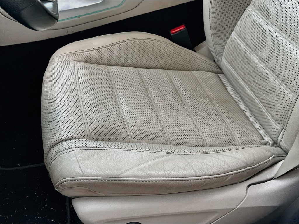 Used 2022 White Mercedes-Benz GLS 450 image 20